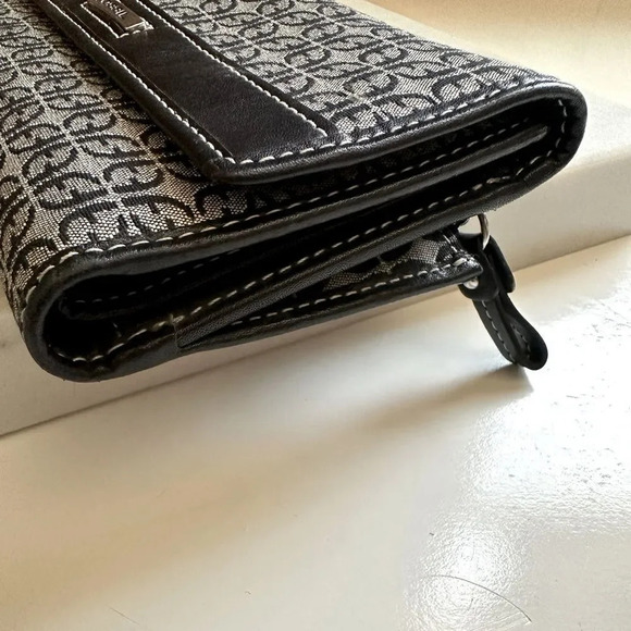Fossil Vintage Signature Canvas/Leather Large Wallet - Picture 9 of 9